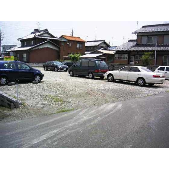 岐阜市西荘３丁目の駐車場の外観