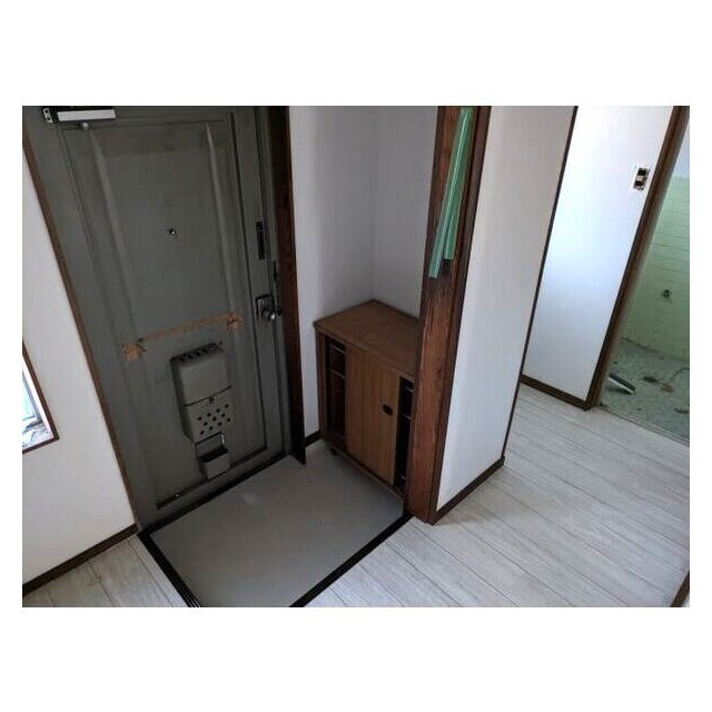 岐阜市北一色９丁目のアパートの玄関