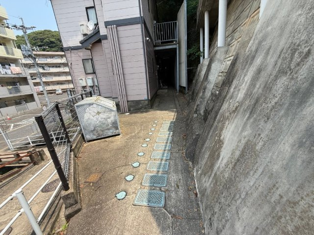 リバーサイドハイツ名切のエントランス