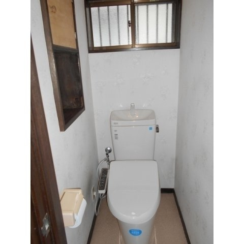 鳥谷一戸建のトイレ