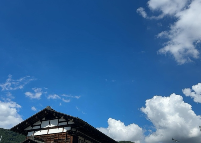 【展望】 | 中野中古戸建 | 桜や紅葉の名所に出かける人は多いと思いますが、家にいながら季節の移ろいを感じる生活を送りませんか？リビングや窓から見える景色が生活を彩るワンポイントに！現地から見える景色を堪能してみては如何でしょう。