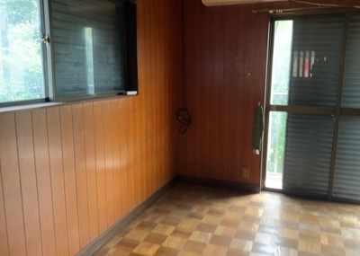 【子供部屋】 | 吉野中古戸建 | 子供が何人でも年齢によっては、受験時にしっかり壁のある個室があった方が良い場合もあります。難しい問題ですが、兄弟の人数や、性別や年齢差によって状況が異なりますので、数年後のこともしっかり考えましょう。