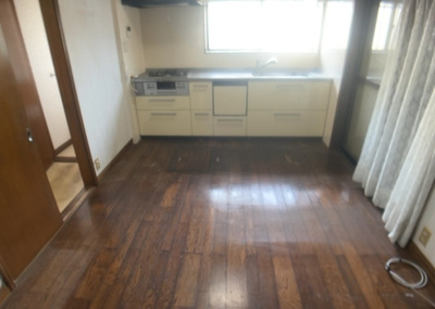 【ダイニング】 | 南大谷中古戸建 | ダイニングは、食事や家族の団らんスペースとしてだけではなく、ほかの用途としても使用することができます。ダイニングテーブルを置き、食事のためのスペースを作ることでリビングとの差別化を図ることができます。