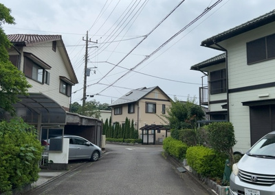 【展望】 | 宮の里中古戸建 | 土地の地勢が高台の場合、景色を綺麗にみることができ、景色にこだわってお家探ししている方におすすめです！また平坦地よりも風通しがいいというメリットがあります。デメリットもあるので是非現地でご確認下さい。