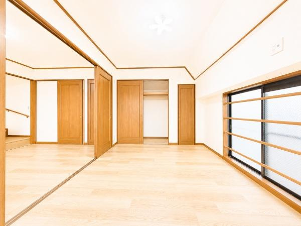 川崎市川崎区中島２丁目の中古一戸建の洋室|クローゼットもあるので収納にも困りません！
荷物が多い方にも安心です。