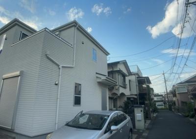 【庭】 | ひばりが丘中古戸建 | 庭があることでガーデニングや家庭菜園はもちろん、こどもの遊び場やペットを放して遊ぶことができます。また、家の周囲に余裕があるということです。隣地との間があれば、十分な日当たりと、風通しが確保できます。