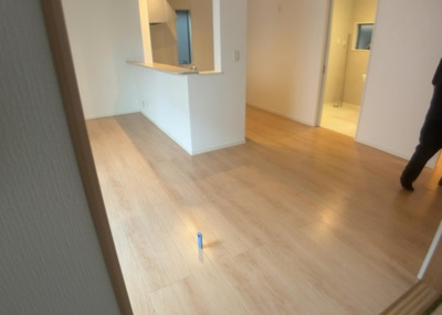【居間・リビング】 | ひばりが丘中古戸建 | L型アイランドタイプは、キッチンからダイニングにもリビングにも目が行き届くので、とても使いやすい配置です。L字型独立タイプは、キッチンを独立させてるためLDKというよりもLDといった様なイメージです。
