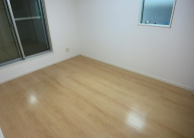 【子供部屋】 | ひばりが丘中古戸建 | 子供が何人でも年齢によっては、受験時にしっかり壁のある個室があった方が良い場合もあります。難しい問題ですが、兄弟の人数や、性別や年齢差によって状況が異なりますので、数年後のこともしっかり考えましょう。