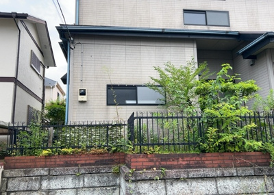 【外観】 | 北野台売地 | 土地の形が極端に長細かったり、狭小地、あるいは道路との高低差がある傾斜地だった場合、後々売ろうとしても買い手がつかない場合もあります。後々、売却することになった時に価値の下がらない土地を選びましょう。