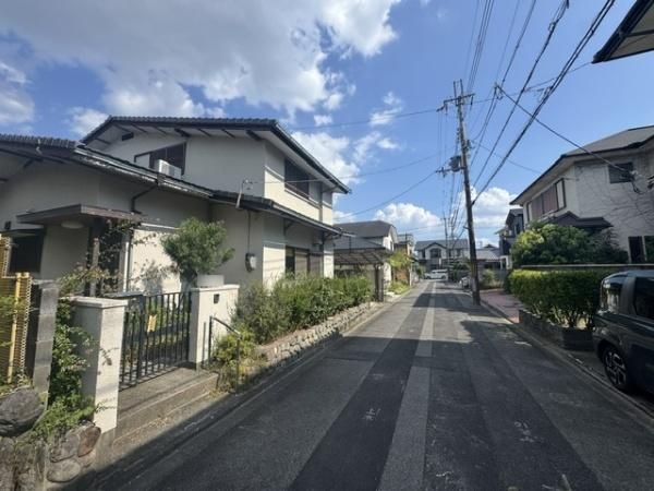 【前面道路含む現地写真】