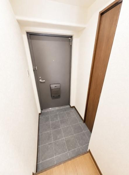 エルベロワイヤル16　中古 マンションの玄関