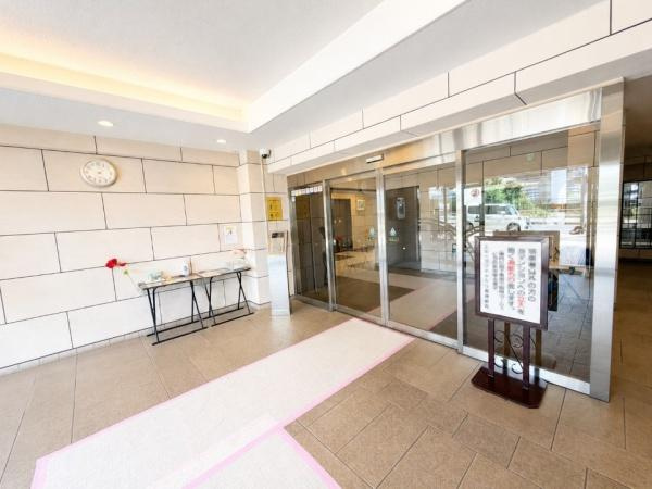 エルベロワイヤル16　中古 マンションのエントランス
