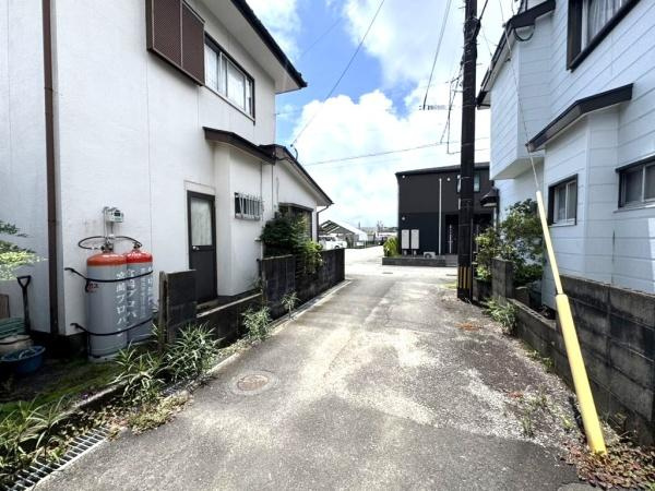 【前面道路含む現地写真】の画像