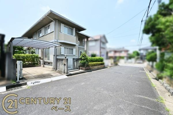 北葛城郡上牧町葛城台５丁目の中古一戸建の前面道路含む現地写真|■現地撮影写真■ 前面道路は６ｍ以上と広くゆったりしています！