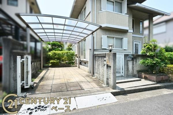 北葛城郡上牧町葛城台５丁目の中古一戸建の駐車場|■現地撮影写真■カーポート１台分！２台目の増設も可能です！
