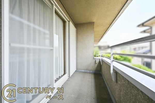 北葛城郡上牧町葛城台５丁目の中古一戸建のバルコニー|■現地撮影写真■日当たりのよいバルコニー！洗濯物もよく乾きます！
