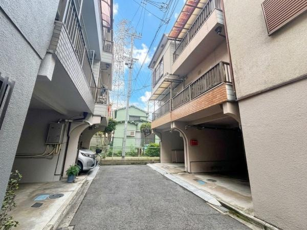 【前面道路含む現地写真】