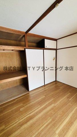 仲介手数料0円！ビューラー牧の里の洋室