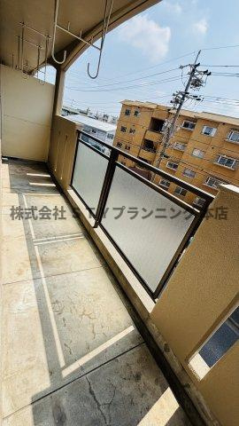 仲介手数料0円！ビューラー牧の里のバルコニー