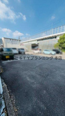 仲介手数料0円！ビューラー牧の里の駐車場