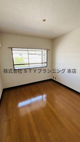仲介手数料0円！ビューラー牧の里の洋室