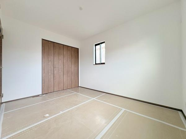 横浜市泉区中田東２丁目の新築一戸建の洋室|2F洋室約4.5帖。施工中。