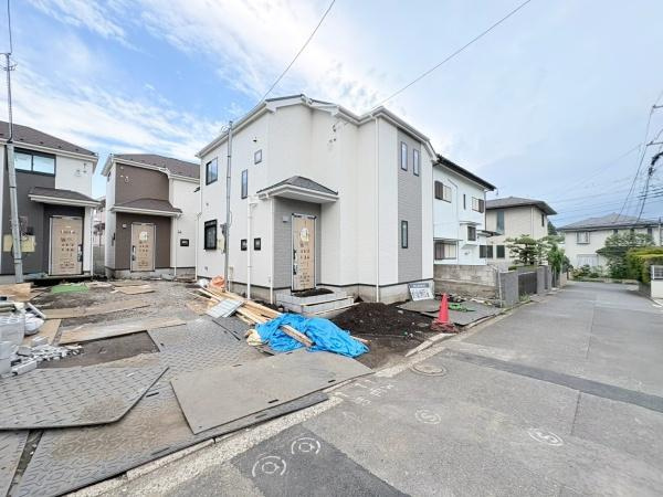 横浜市泉区中田東２丁目の新築一戸建の前面道路含む現地写真|閑静な住宅街で車の通りも少ないのでお子様がいらっしゃるご家族でも安心です。