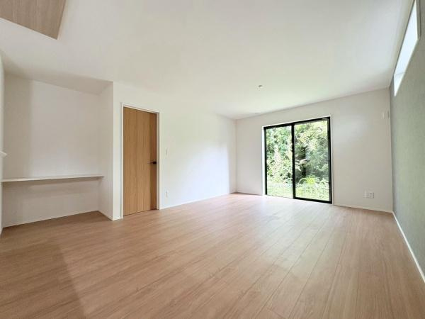 横浜市戸塚区汲沢町の新築一戸建の居間・リビング