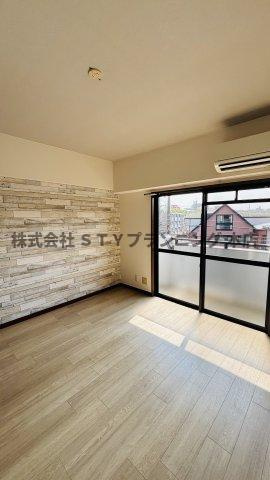 仲介手数料0円！ライフ牧の里の洋室
