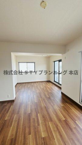 仲介手数料0円！カーサ高社の居間・リビング