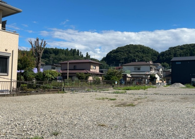 【外観】 | 太井売地 | 土地の形が極端に長細かったり、狭小地、あるいは道路との高低差がある傾斜地だった場合、後々売ろうとしても買い手がつかない場合もあります。後々、売却することになった時に価値の下がらない土地を選びましょう。
