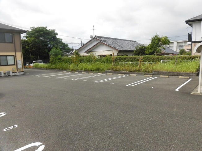 【駐車場】 | ロゼ トレフル A棟 | 駐車場