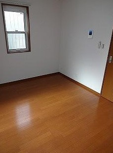 アムールDECO【おとり物件なし】#学生・社会人にオススメ！初期費用分割払いOK！の居間・リビング