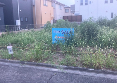 【外観】 | 上壱分方町売地 | 現地に行くなら、物件の周囲の地形がどうなっているかを見ることも大切です。周辺より低くなっている土地では、大雨などで水が集まりやすいため、地盤が弱くなっているということも考えられるため、注意が必要です。