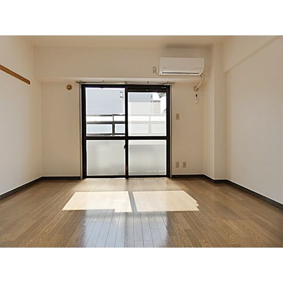 【内装】 | Young　Village2
