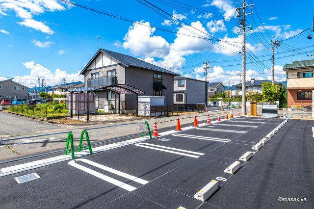 セリーノ・Kの駐車場