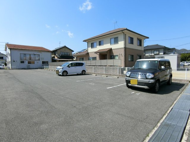 サンポートの駐車場