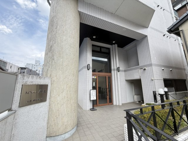 ロイヤル御池のエントランス