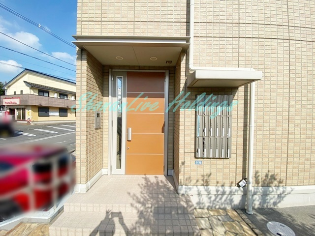 横浜市泉区中田東１丁目のアパートのエントランス