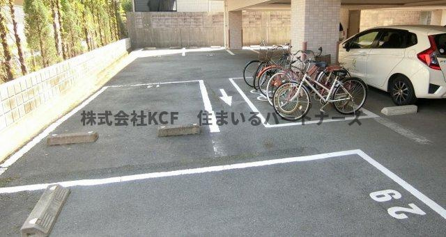 ブランドルフの駐車場|駐車スペースもあります