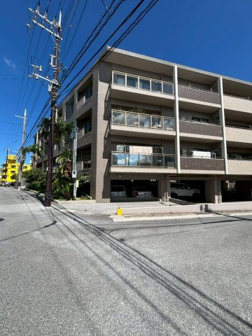 那覇市天久中古マンション D’グランセ天久エグゼコートの外観