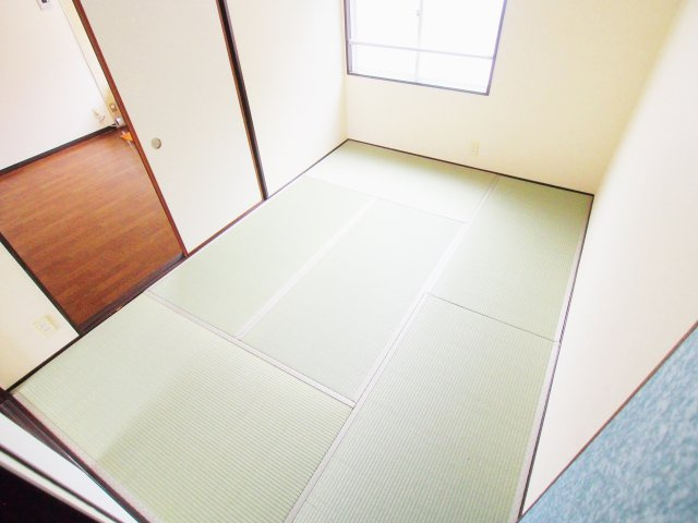 フレグランス三戸　D棟の和室