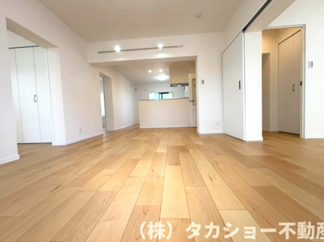 【居間・リビング】 | 第二稲毛ハイツ　20号棟 | ゆったり過ごせる居間です