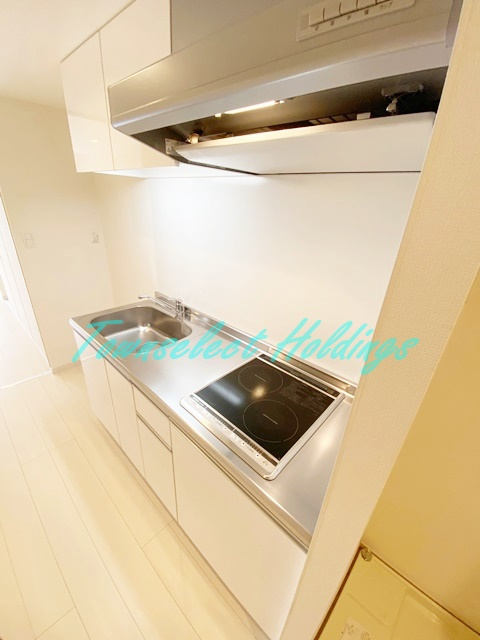 茅ヶ崎市中海岸４丁目のアパートのキッチン|IH2口コンロのシステムキッチン♪