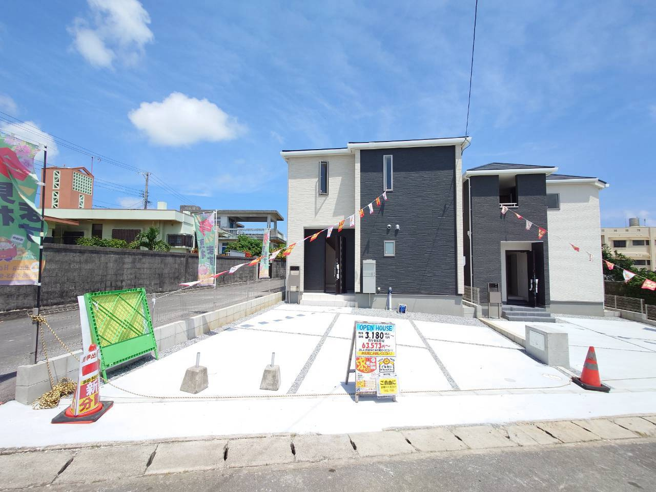 ■■南城市玉城前川-①号棟（全2棟）の駐車場