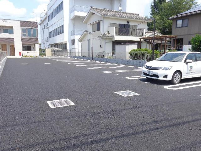ヴィア・ラッテのその他|駐車場