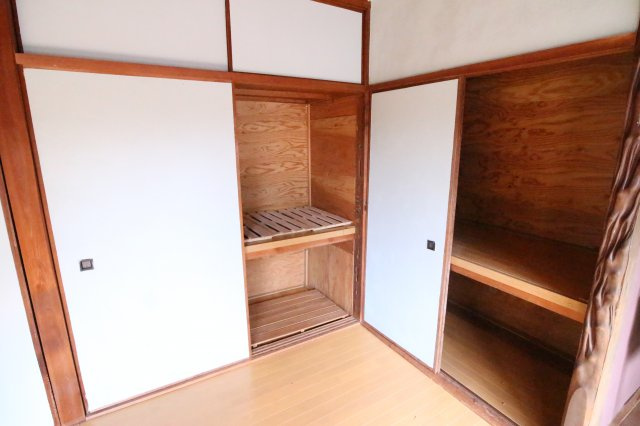 塩屋町字南谷戸建ての収納