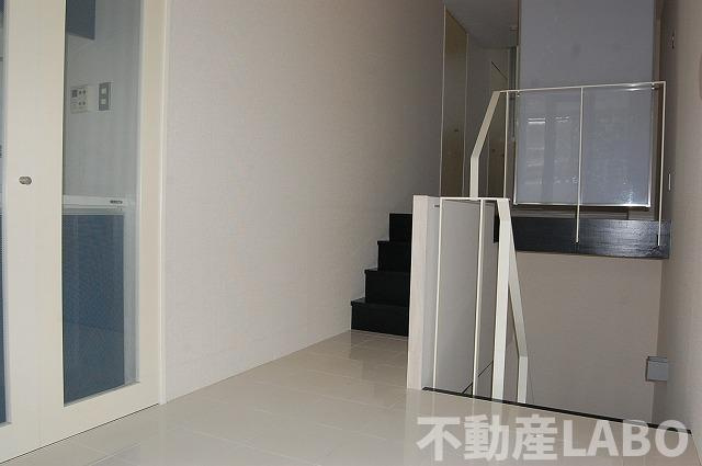 U residence 弁天町の居間・リビング