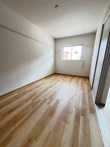 ボヌール武庫の洋室