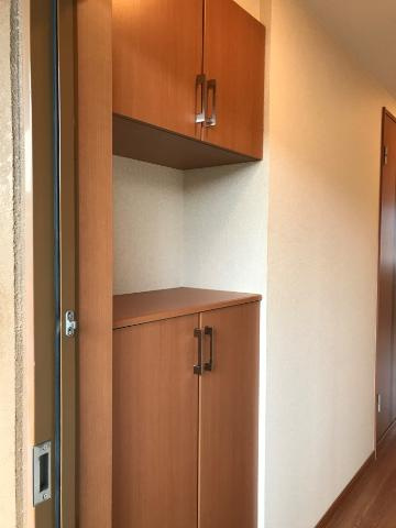 ロイヤルハイツの玄関
